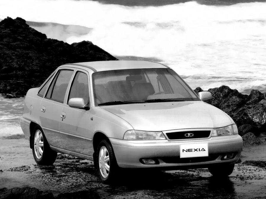 Daewoo Nexia Sedan 1994 года  (фото 6 из 9)